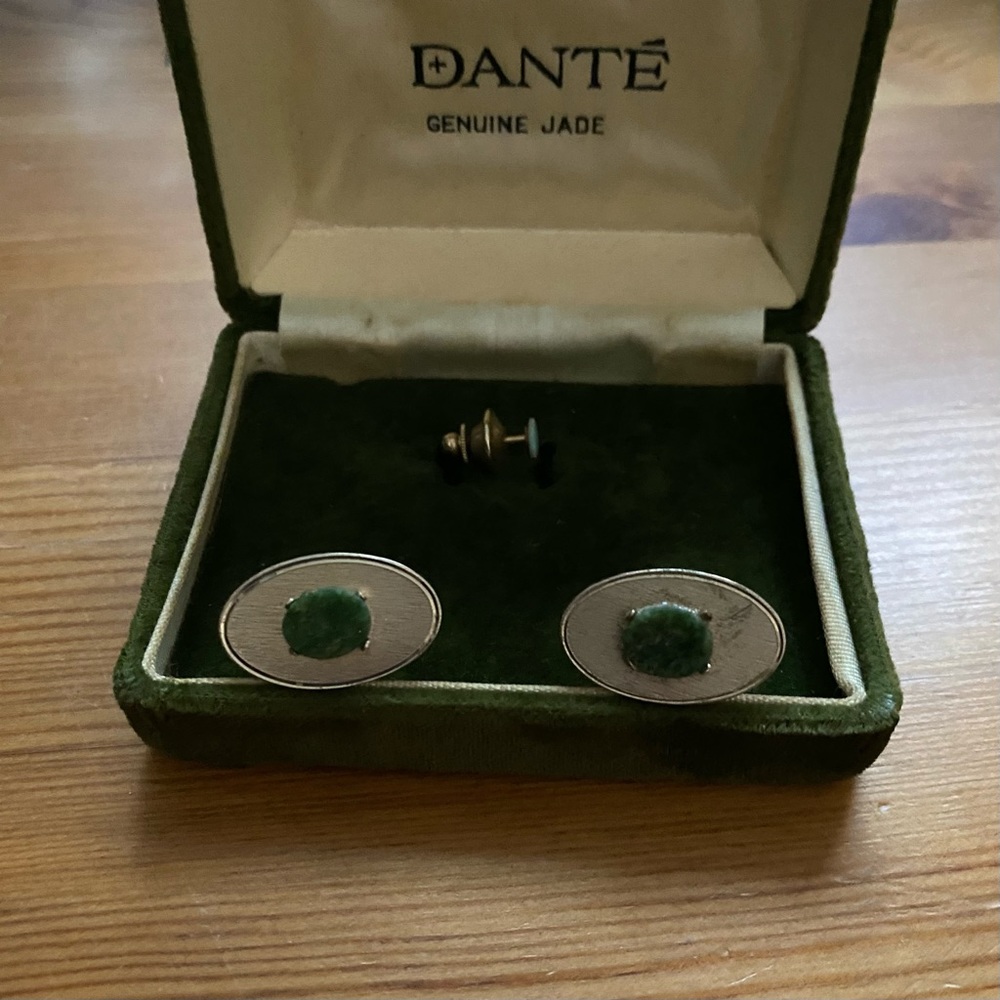 Vintage DANTE Gold Tone Cufflinks & Tie Tack Set with Genuine Jade In Velvet Box - Picture 8 of 16